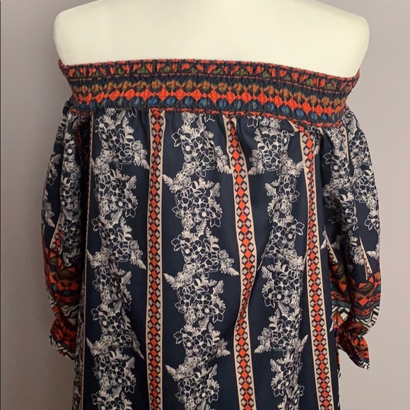 Adorable Chelsea & Violet off shoulder dress - Picture 4 of 4